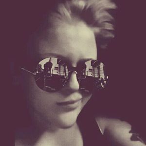 Meet your Posher, Crystal